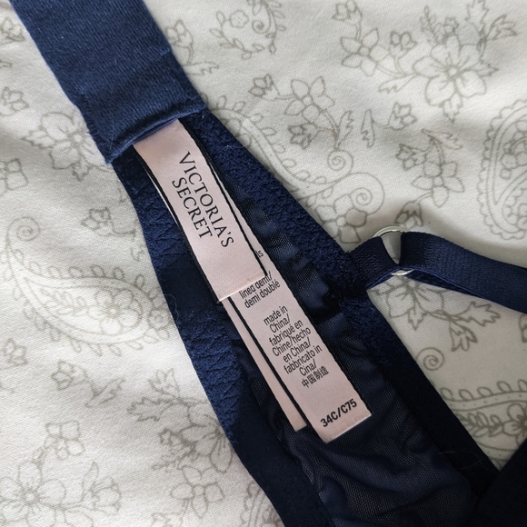 Victoria's Secret Push-up Bra - Picture 8 of 8